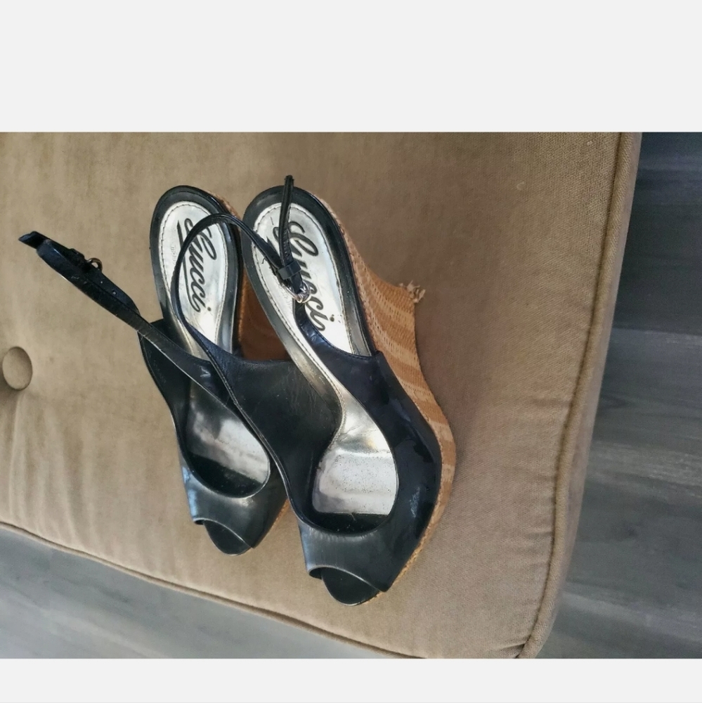 gucci women shoes size 7.5 black wedge peep toe heels-top is good condition.